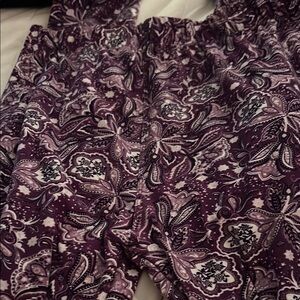 🐶Purple Paisley Print Leggings (say that 3x fast!)